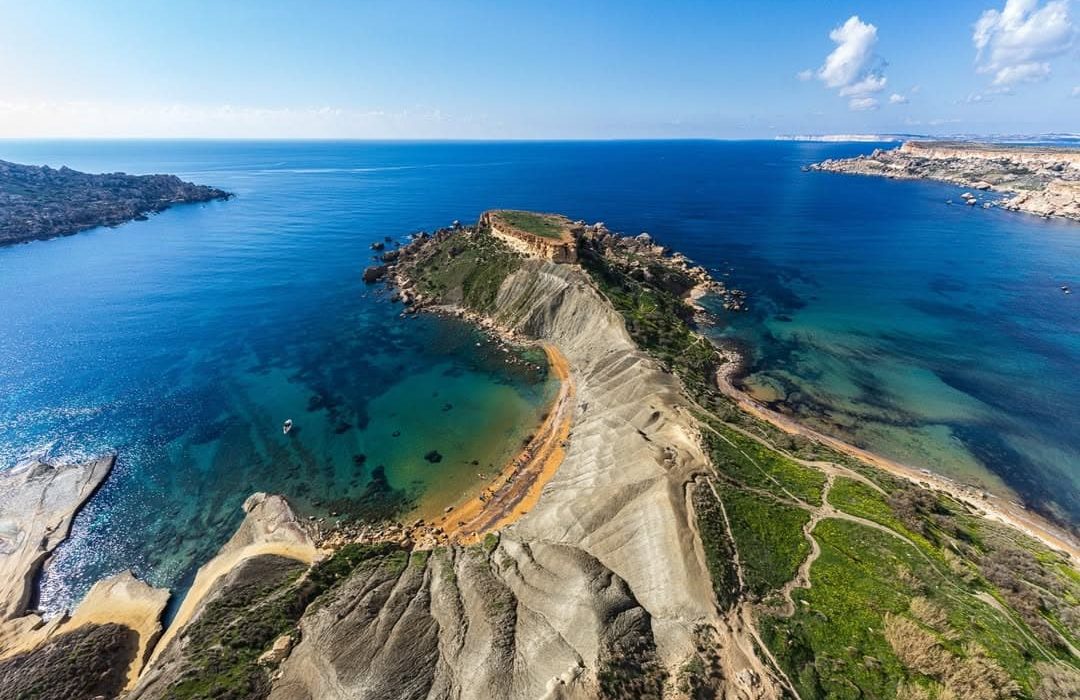 Qarraba Bay Maltahddhdd Qarraba Bay Maltahddhdd